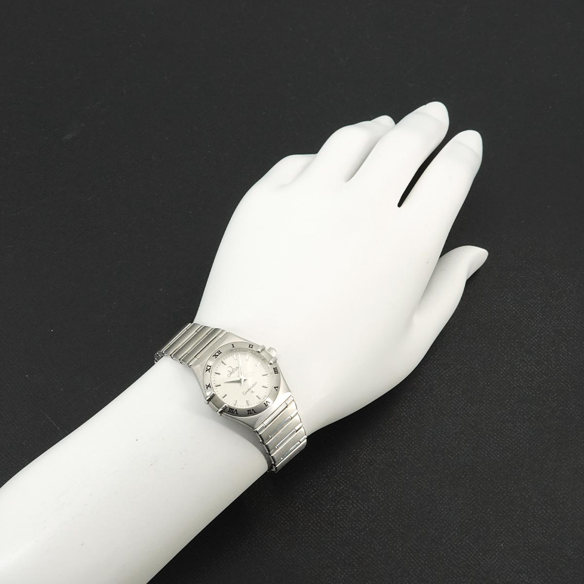 Constellation 1572 30 Quartz Silver Dial Ladies Watch