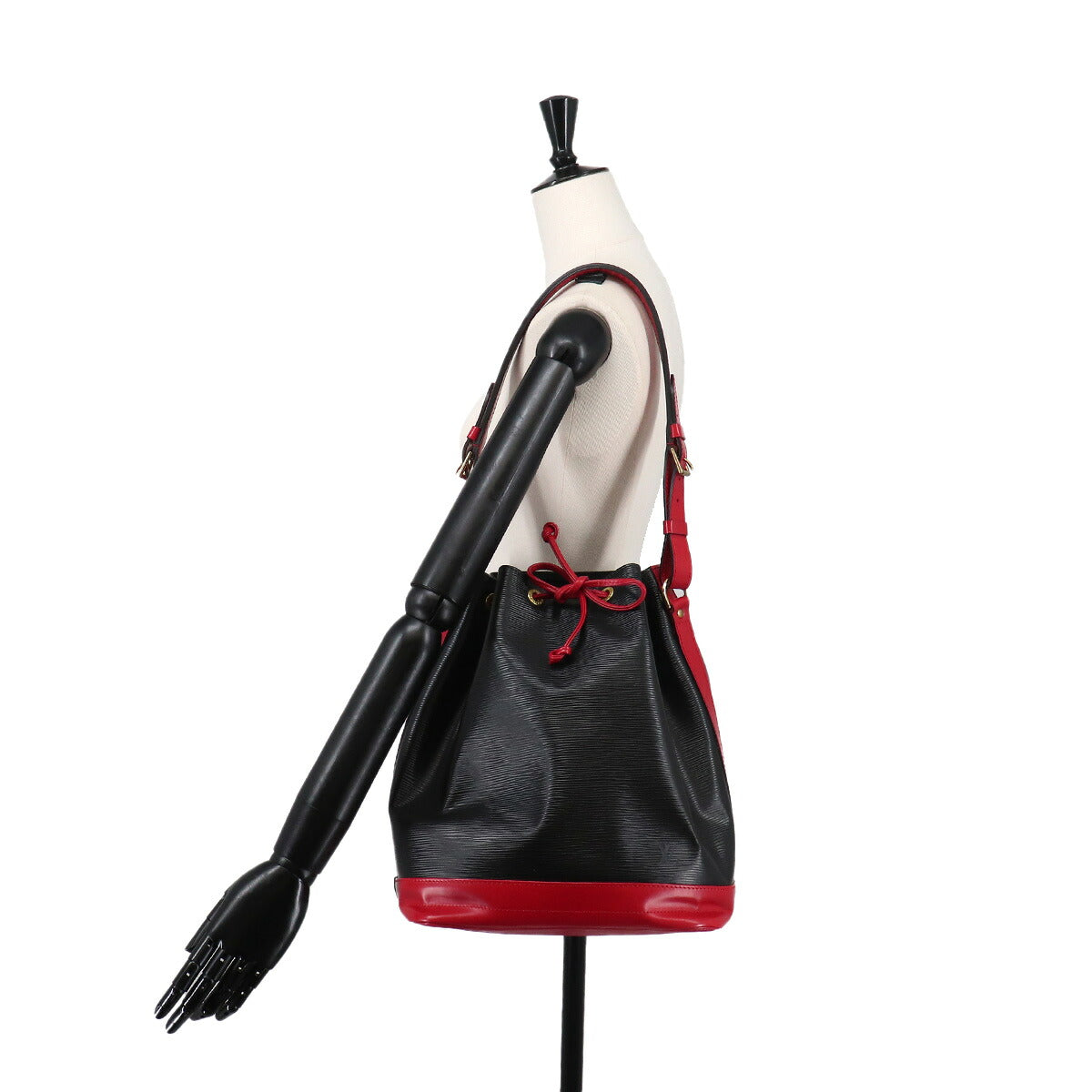 Epi Noe Shoulder Bag Leather Noir Castilian Red M44017