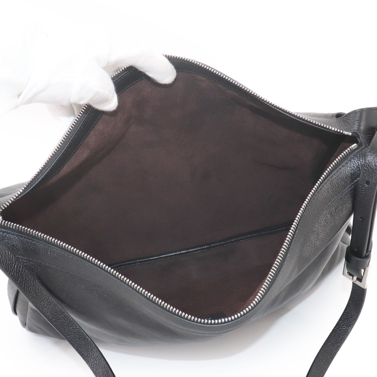 Simply Fendi Large Shoulder Bag Leather Nero 8BR831