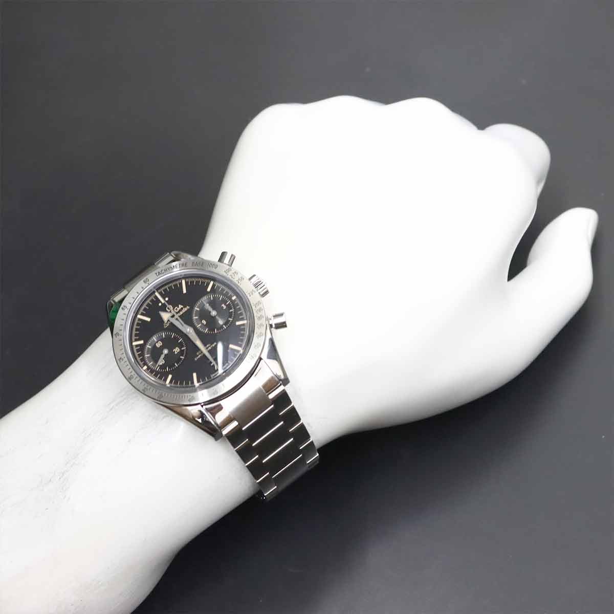 Speedmaster 57 331 10 42 51 01 002 Date Crhronograph black Dial