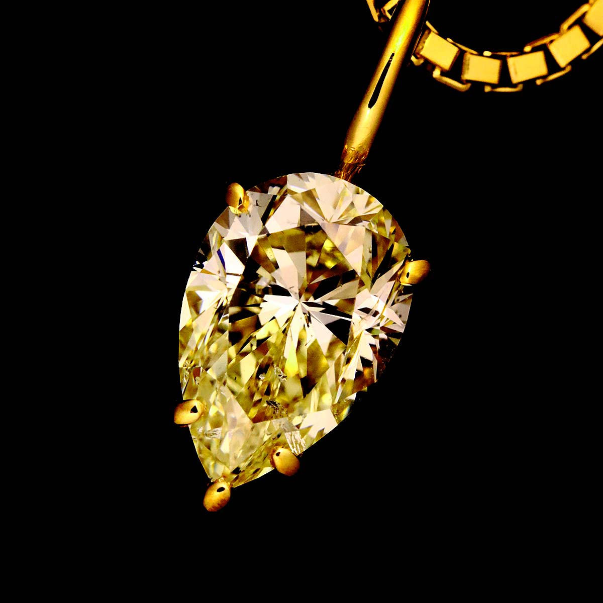 Diamond 1.009ct Necklace 18K Yellow Gold 750