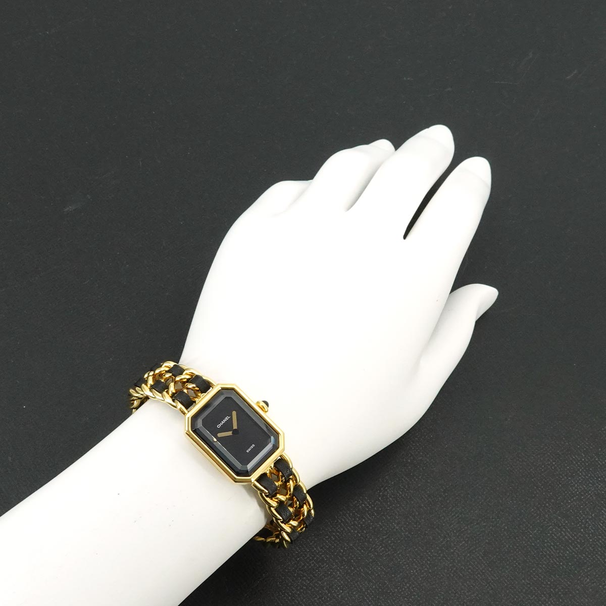 Premiere Size L H0001 Vintage Quartz Black Dial Ladies Watch