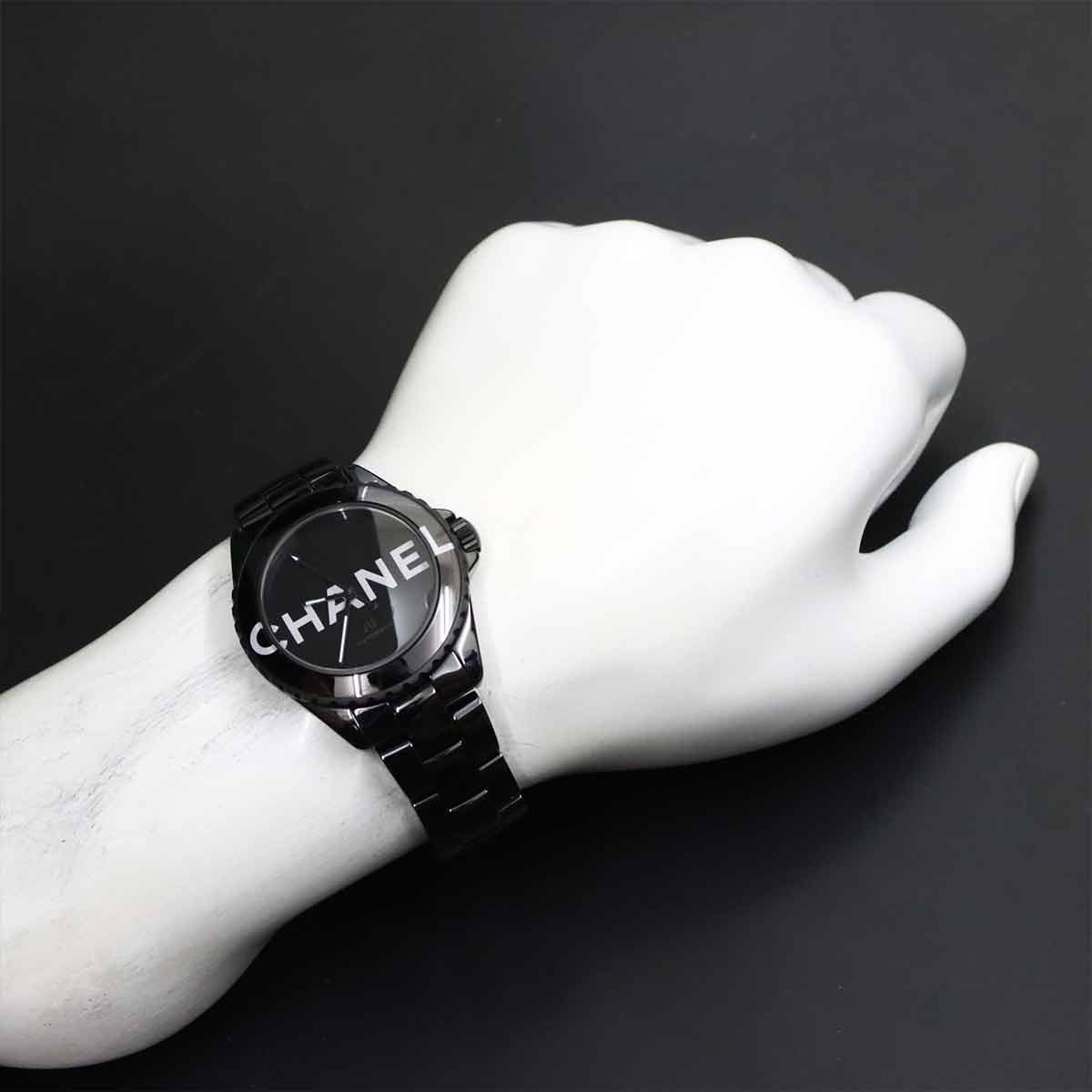 J12 38mm Wanted de Chanel H7418 Ceramic Automatic Black Dial