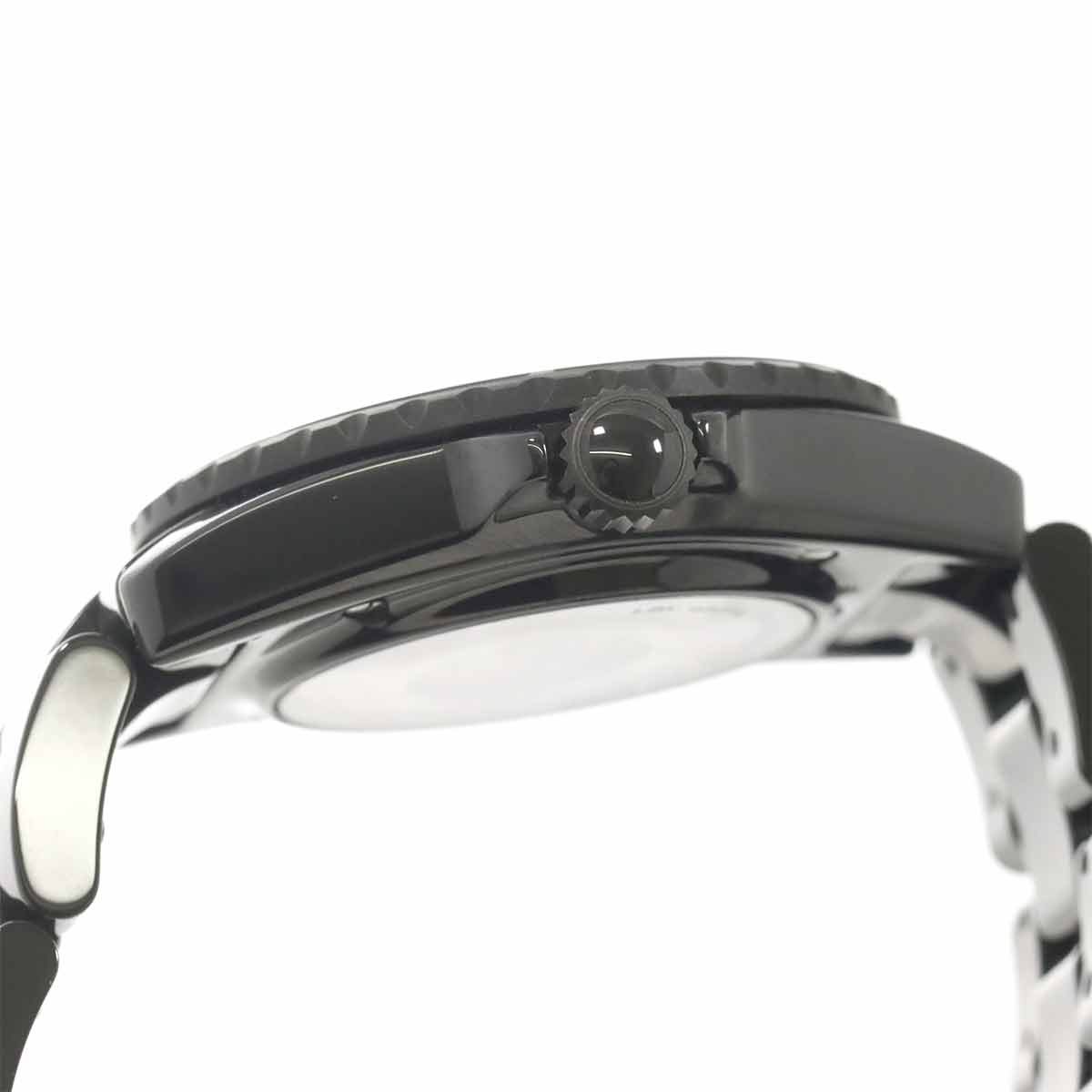 J12 38mm Wanted de Chanel H7418 Ceramic Automatic Black Dial