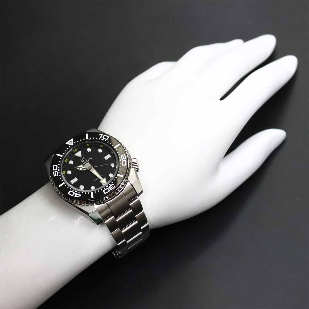 Sports Collection SBGX335 9F61 0AL0 Quartz Black Dial Mens