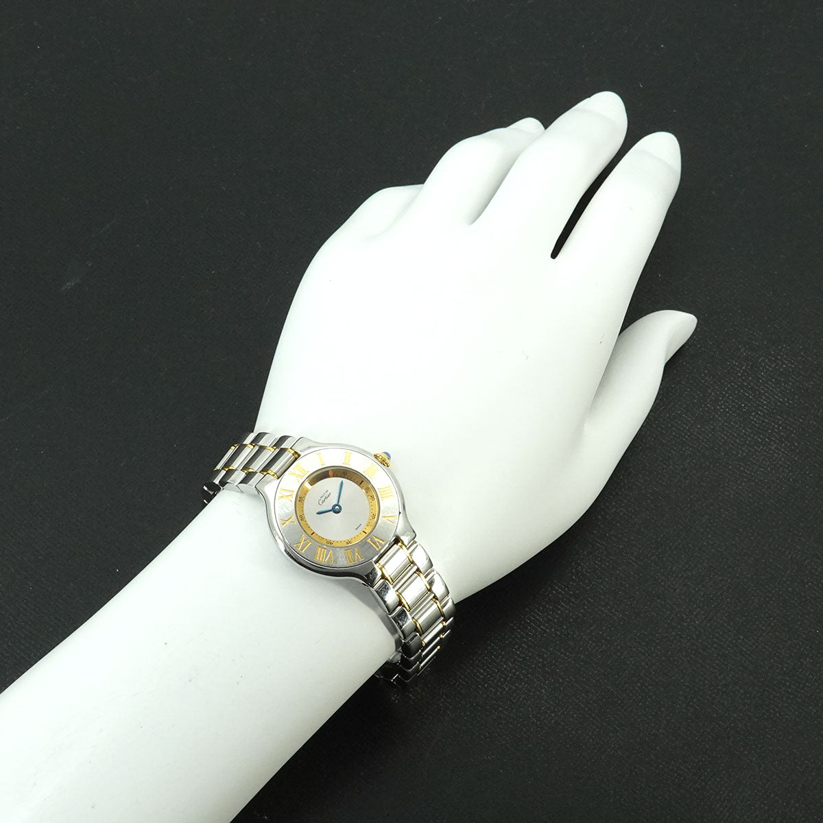 Must 21 Van Thian W10073R6 Quartz Silver Dial Ladies Watch