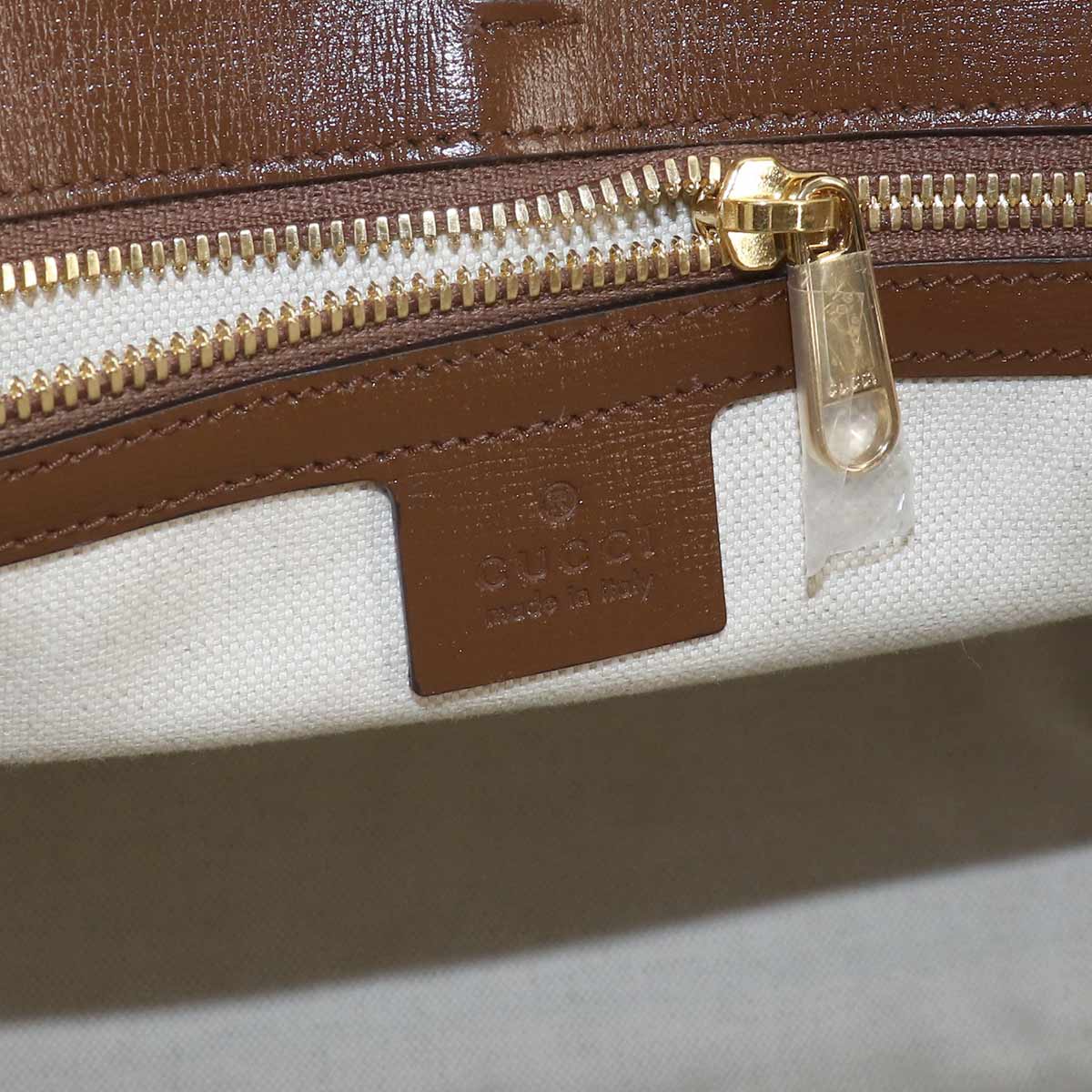 Interlocking G Small Tote Shoulder Bag GG Supreme 659983