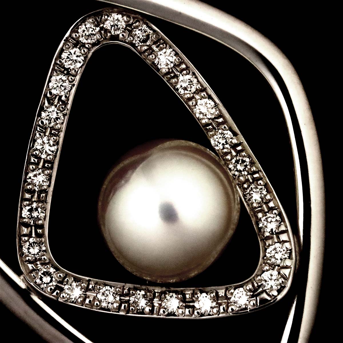 Akoya Pearl 7.8mm Diamond Necklace 18K WG 750