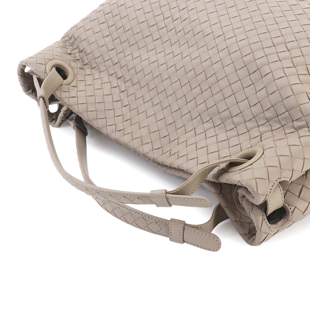 Intrecciato Medium Garda Tote Bag Leather Light gray