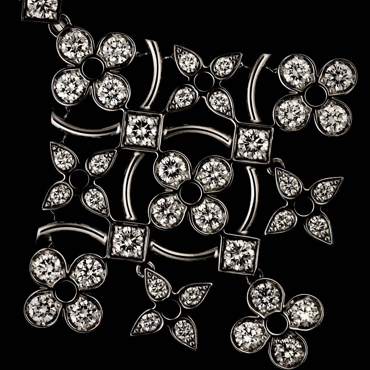 Dentelle Diamond Necklace 18K WG 750