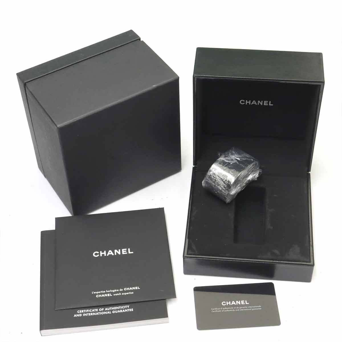 J12 Chromatic 33mm H2978 Ladies Ceramic Quartz