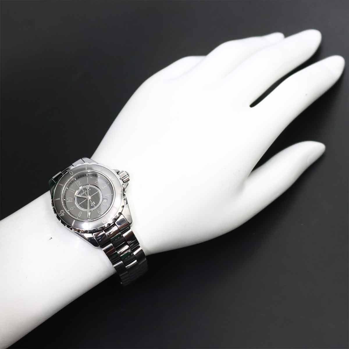 J12 Chromatic 33mm H2978 Ladies Ceramic Quartz