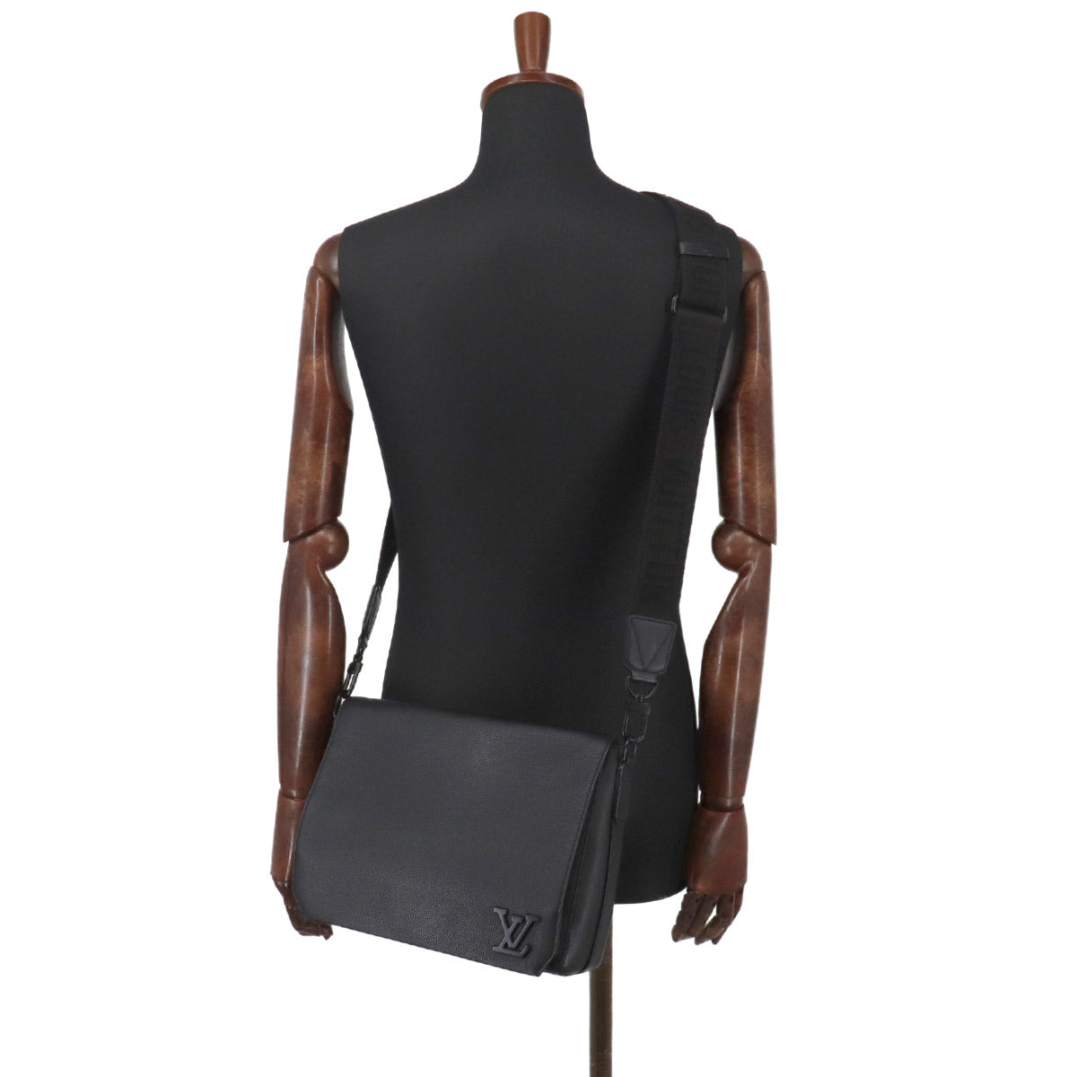 Aerogram Takeoff Messenger Shoulder Bag Leather M57080