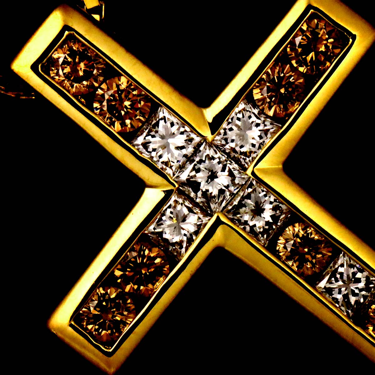 Cross Diamond Necklace 18K YG 750