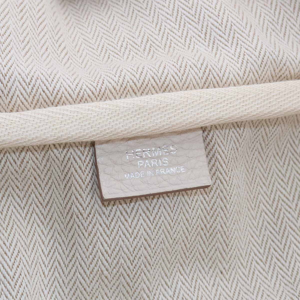 Victoria 43 Hand Bag Taurillon Clemence Craie