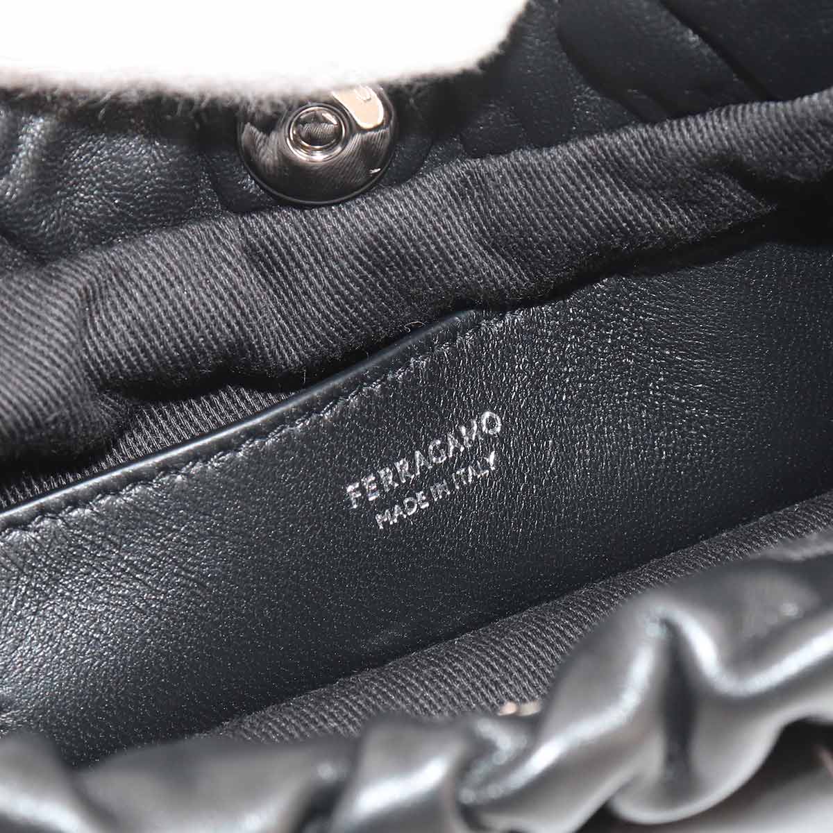 Hug Mini Hand Bag Leather Black Purse