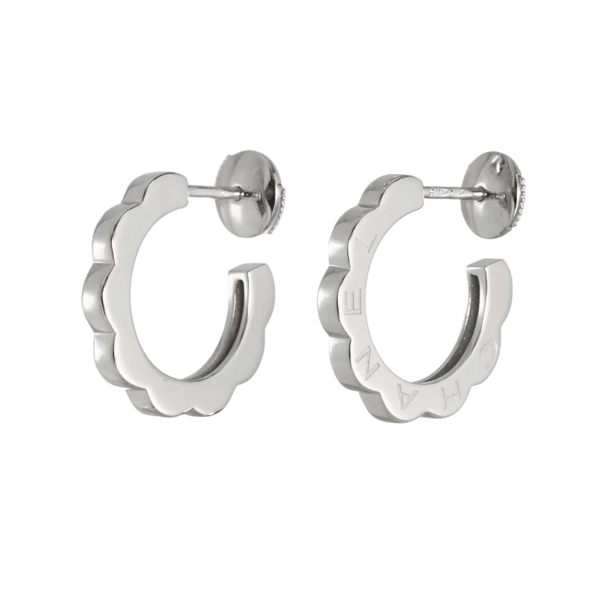 Profile de Camellia Earrings Pierced 18K WG 750