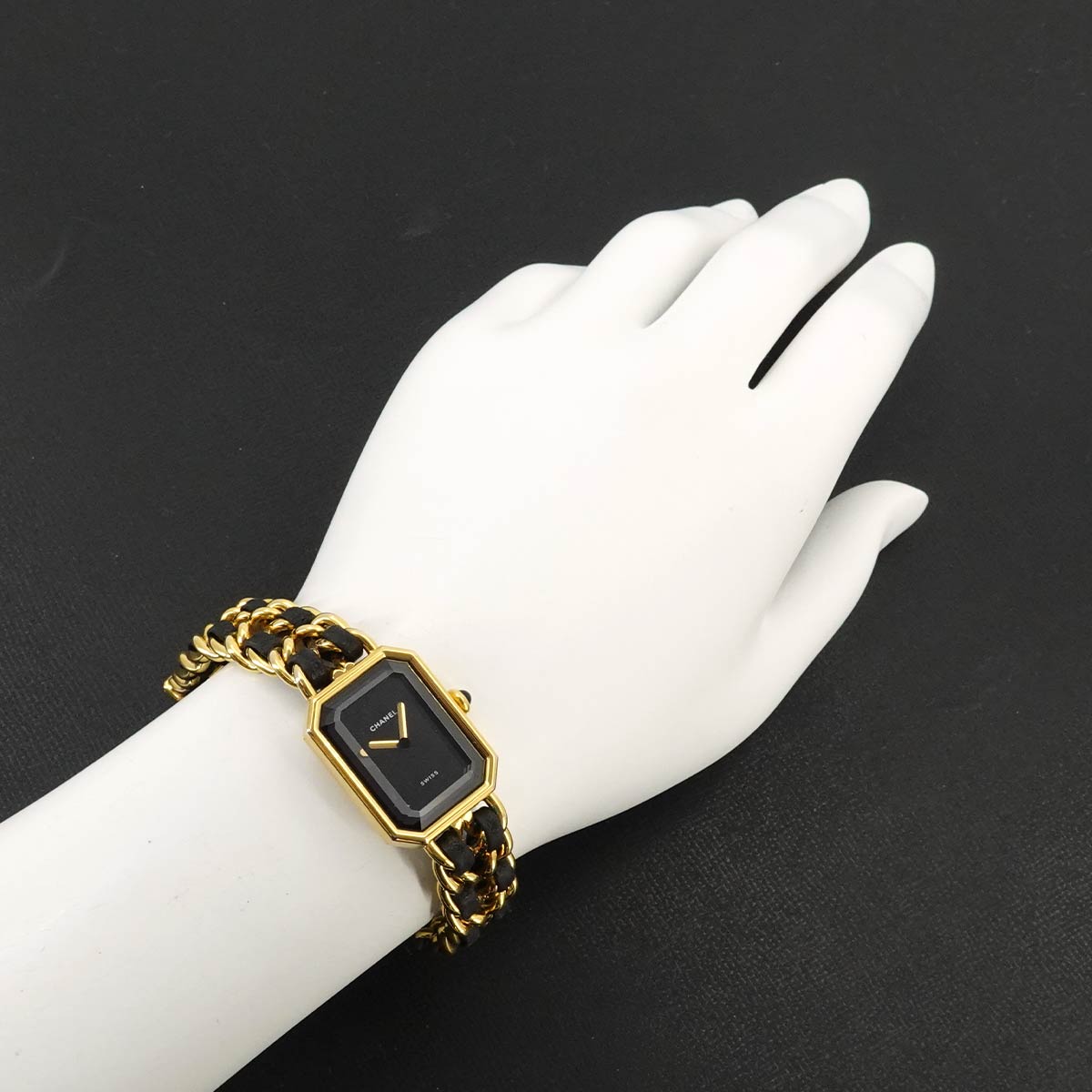 Premiere Size M H0001 Vintage Quartz Black Dial Ladies Watch
