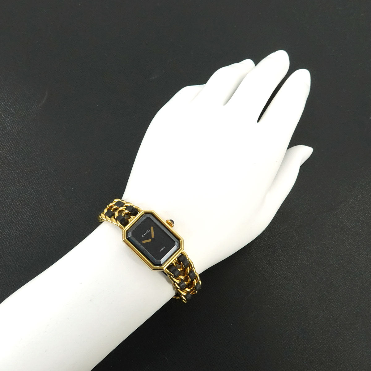 Premiere Size L H0001 Vintage Quartz Black Dial Ladies Watch