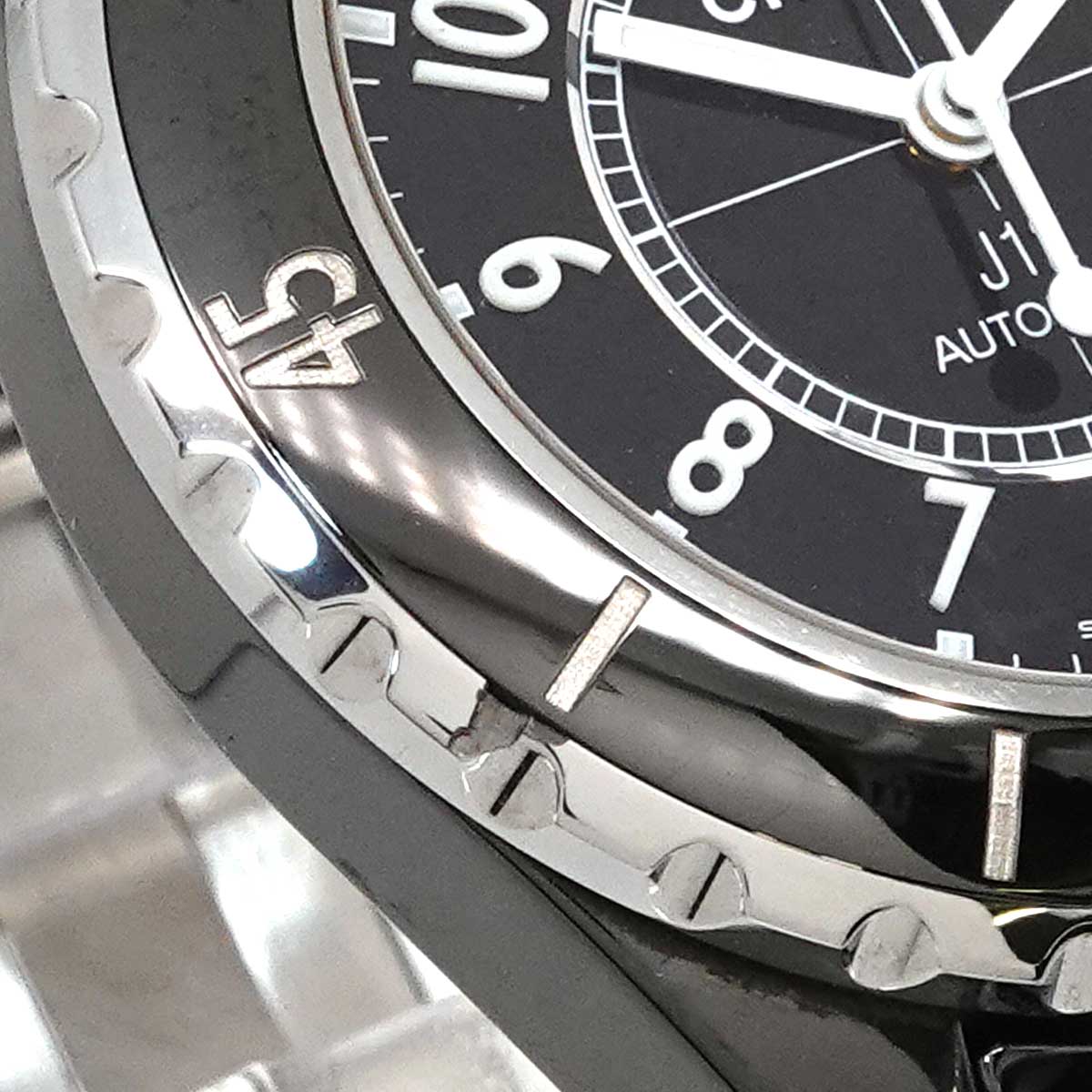 J12 38mm H0685 Ceramic Date Automatic Black Dial Mens Watch