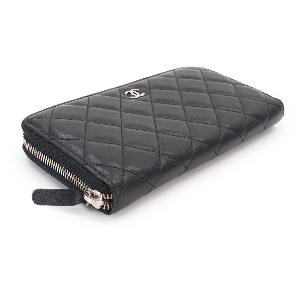 Matelasse Classic Long Zipped Wallet Leather Black Purse