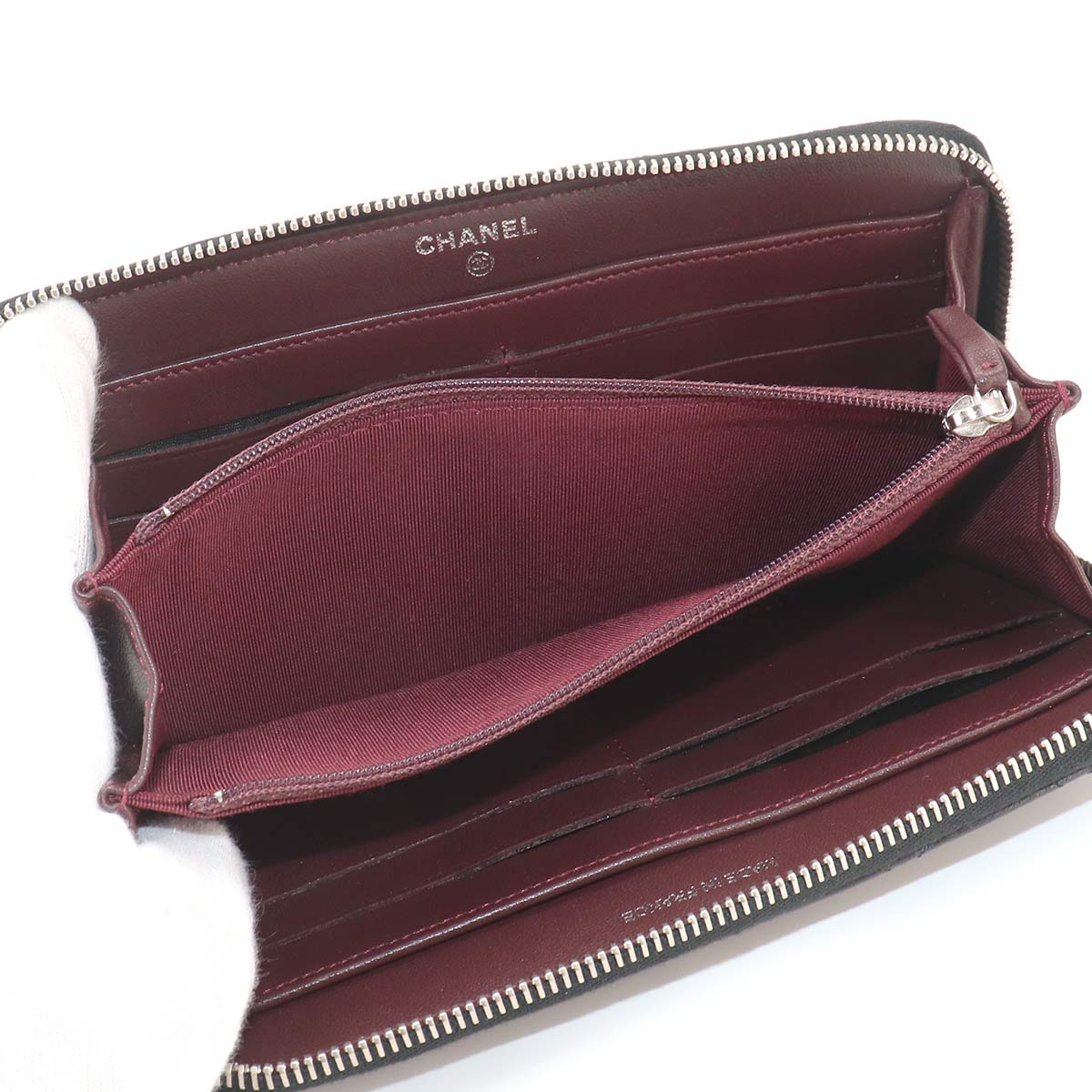 Matelasse Classic Long Zipped Wallet Leather Black Purse