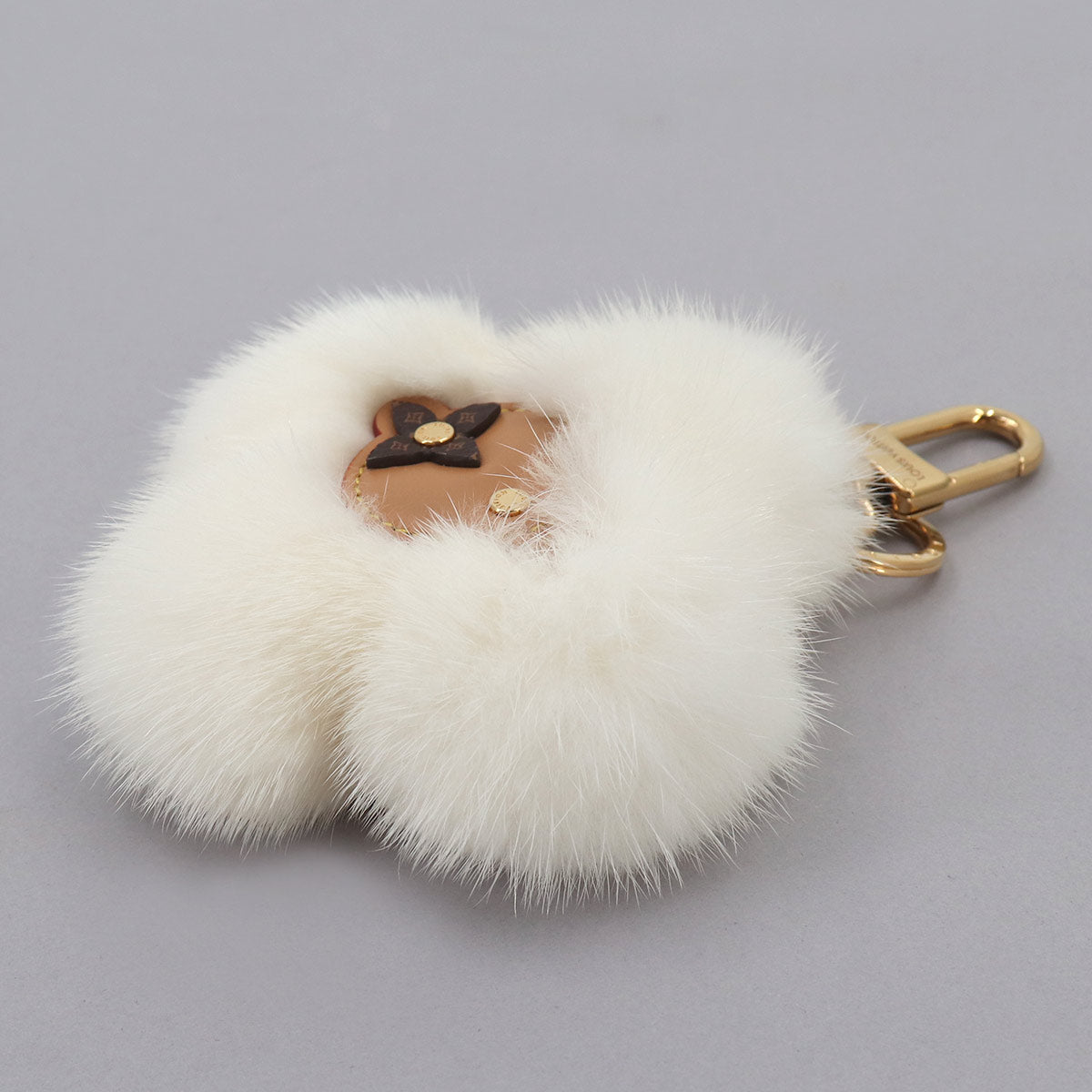Vivienne Charm and Key Holder Fur White Gold MO2300