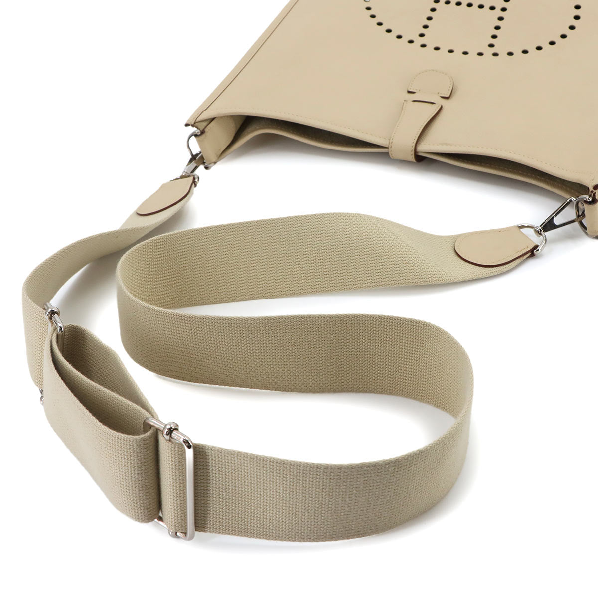 Evelyne3 GM Shoulder Bag Epsom Parchment