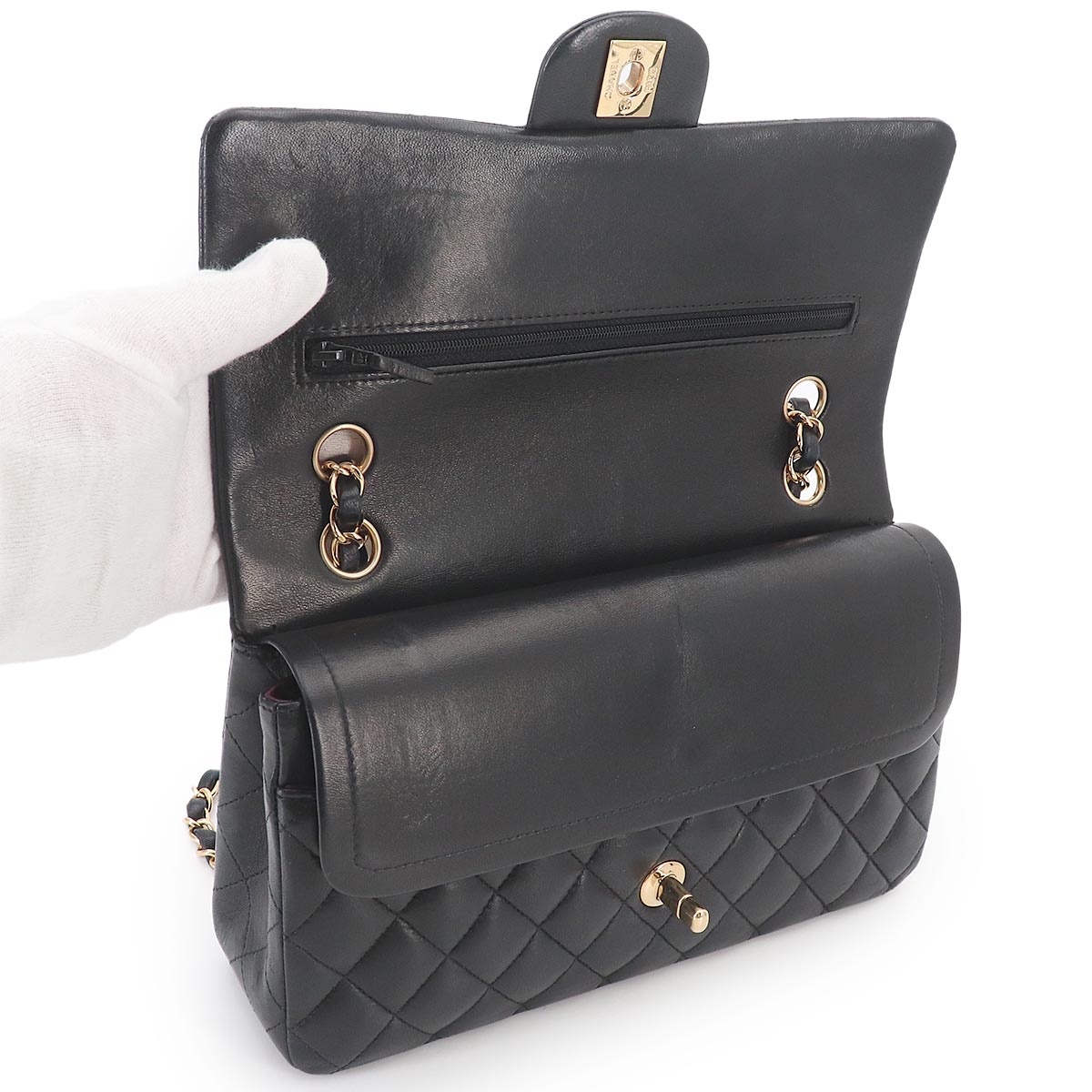 Matelasse 25 Chain Shoulder Bag Leather Black A01112