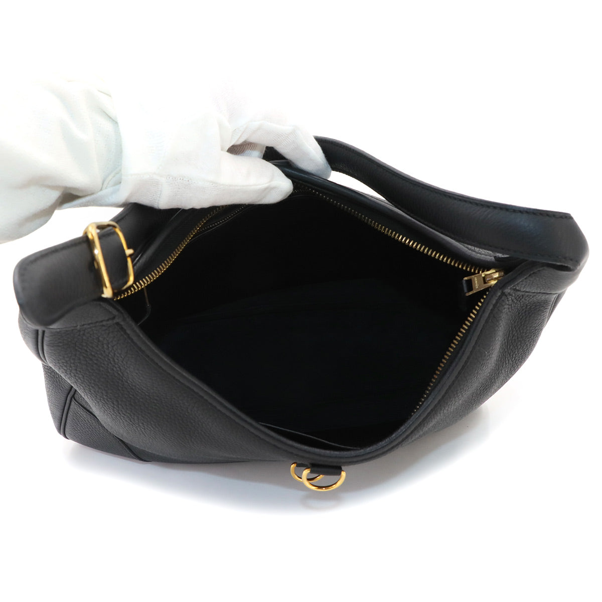 Trim 31 Shoulder Bag Taurillon Clemence Black Purse
