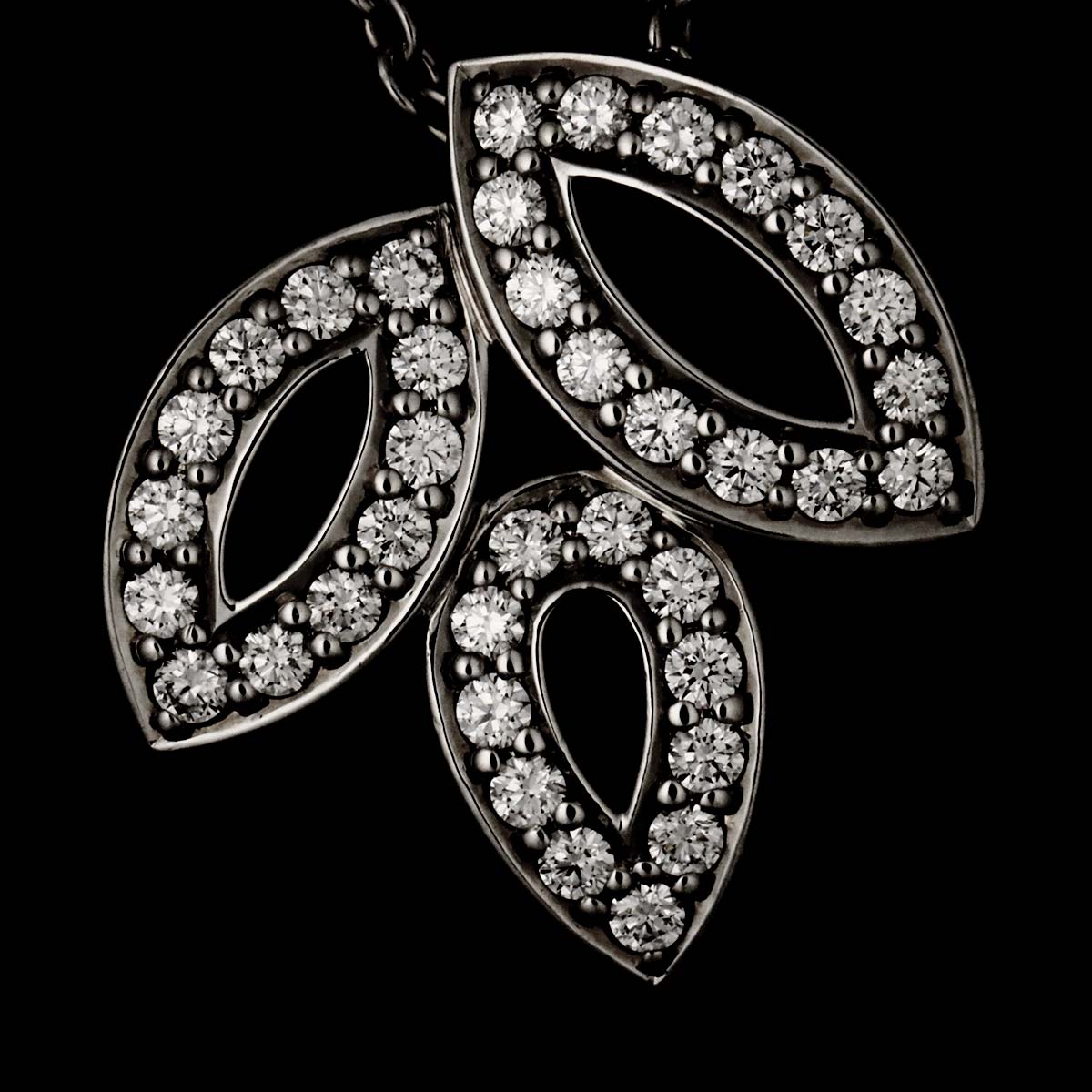 Lily Cluster Mini Diamond Necklace Pt