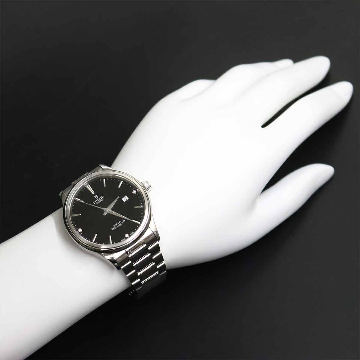 Style 12700 3P Diamond Automatic Black Dial Date Mens Watch