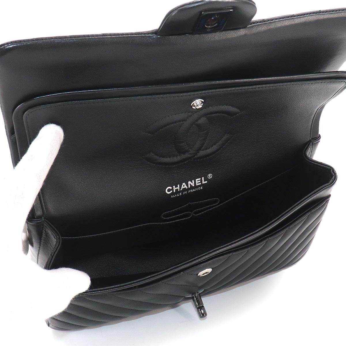 Chevron V Stitch Chain Shoulder Bag Leather Black A01112 Purse