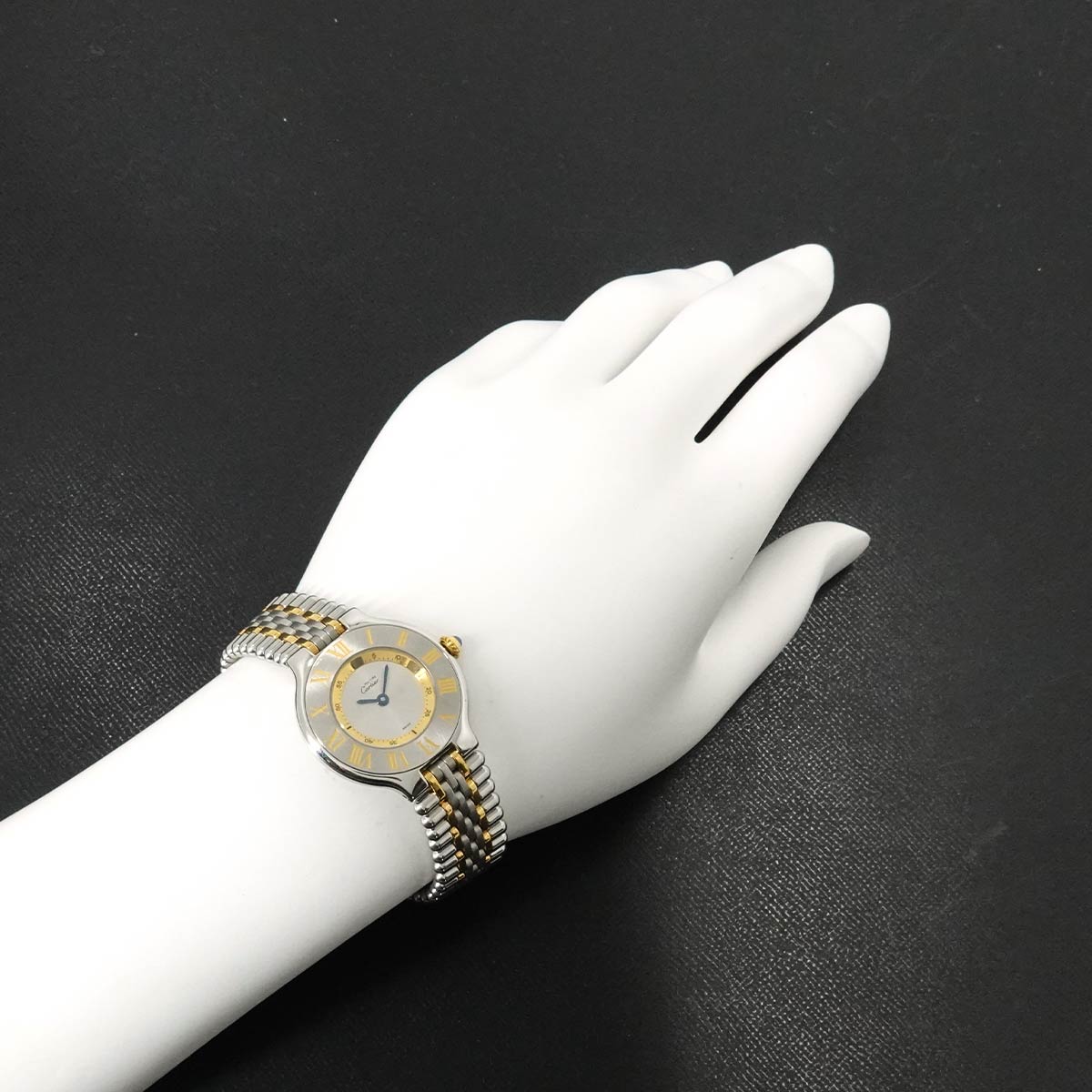 Must 21 Van Thian W10073F4 Quartz Silver Dial Ladies Watch