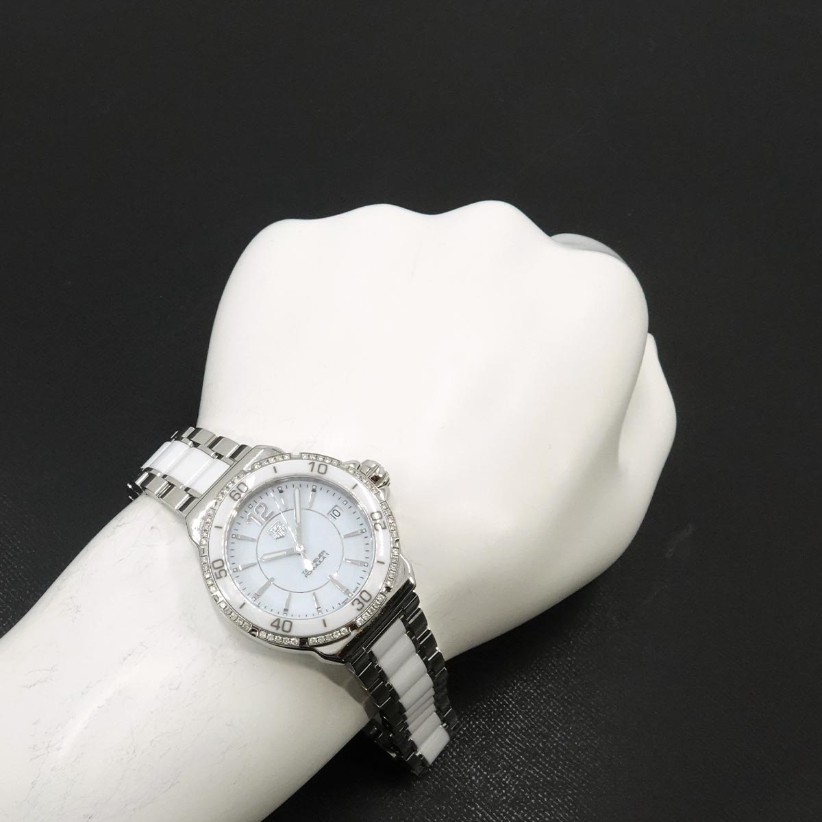 Formula 1 WAH1213 Diamond Bezel Date White Dial Ladies