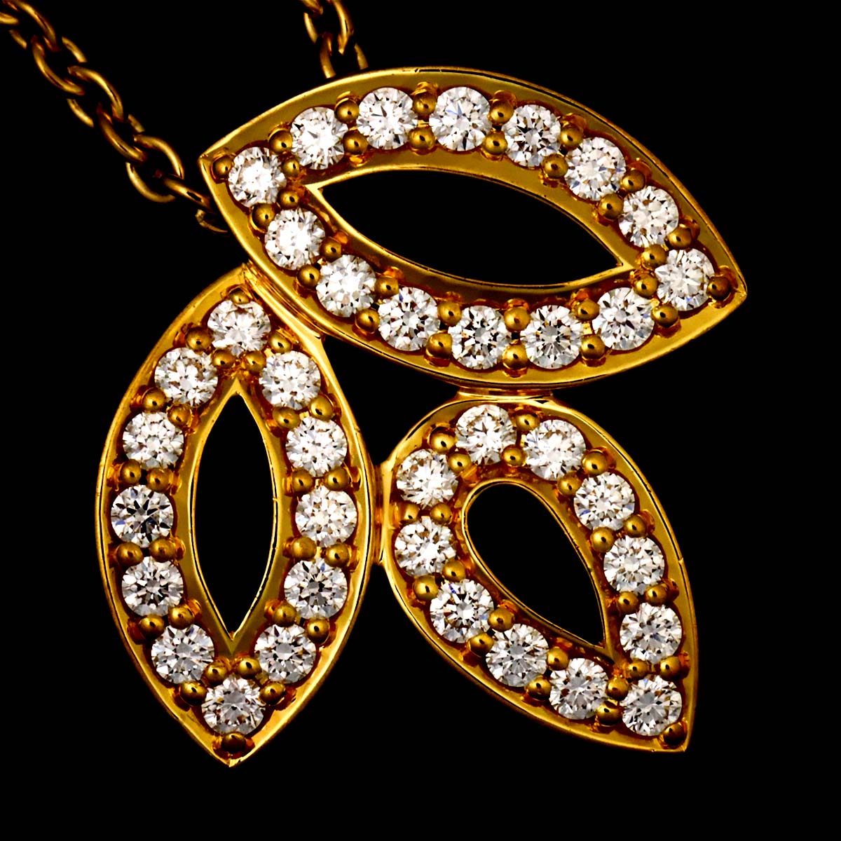 Lily Cluster Mini Diamond Necklace 18K Yellow Gold 750