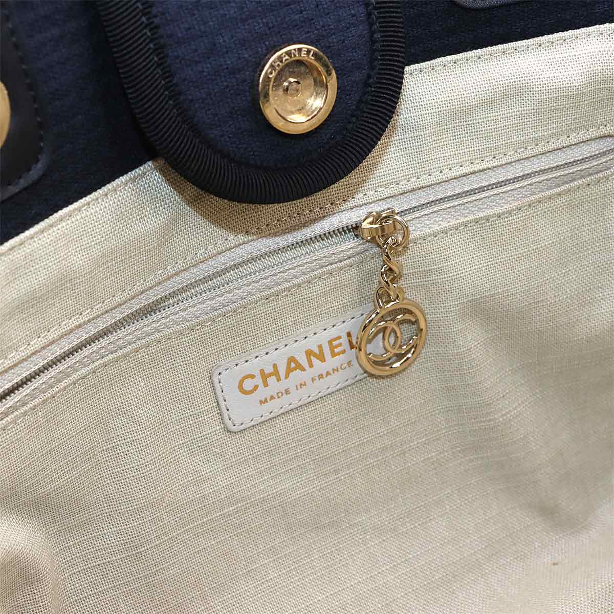 Deauville Small Shopping Tote Chain Shoulder Bag Navy AS3257
