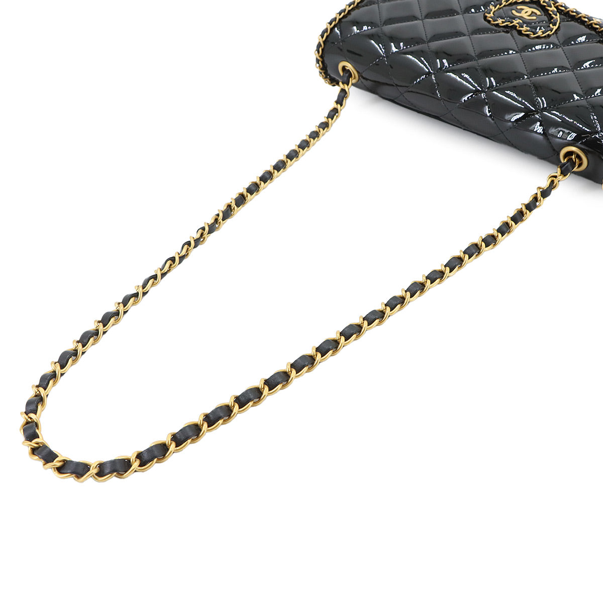 Matelasse Chain Shoulder Bag Enamel Black AP4900