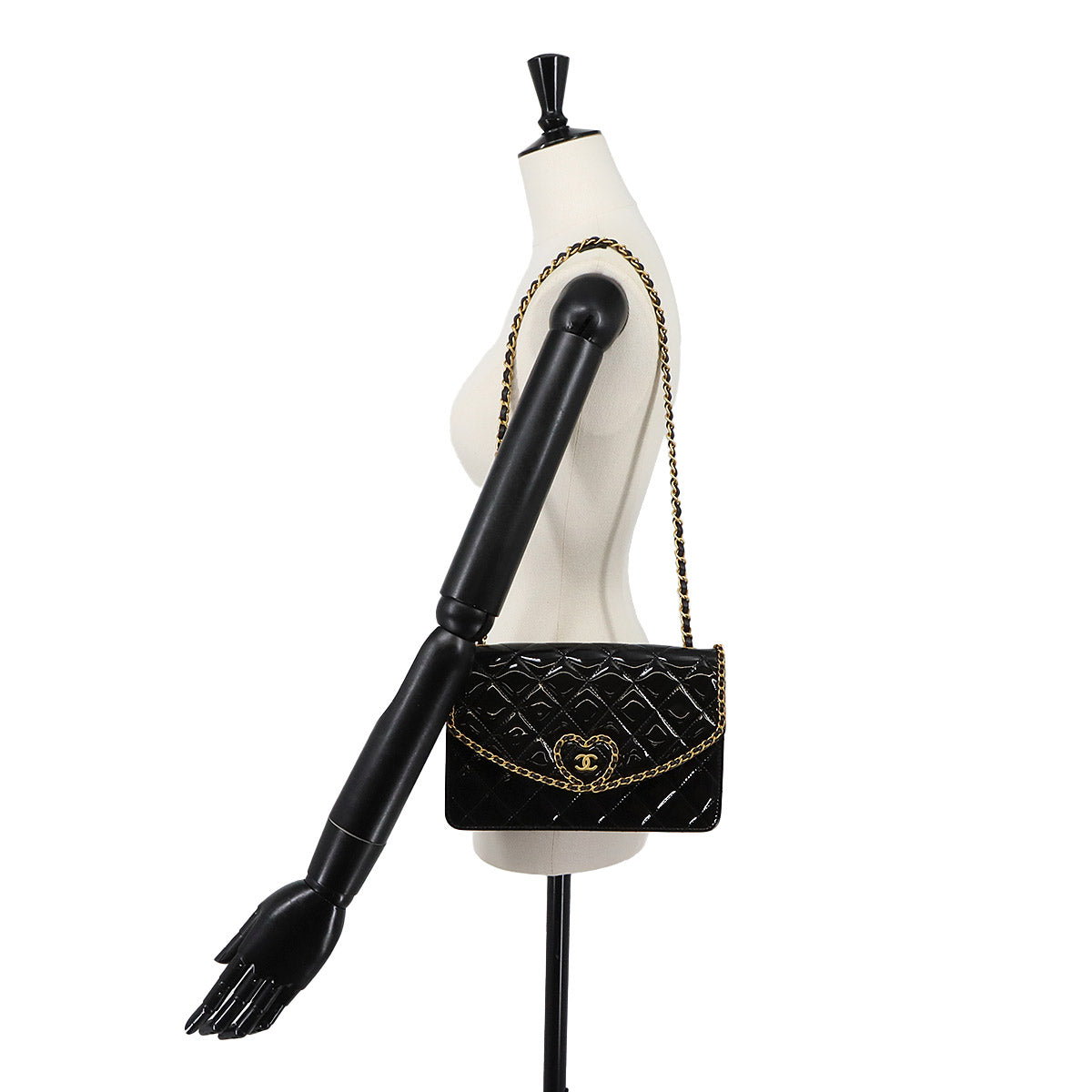 Matelasse Chain Shoulder Bag Enamel Black AP4900