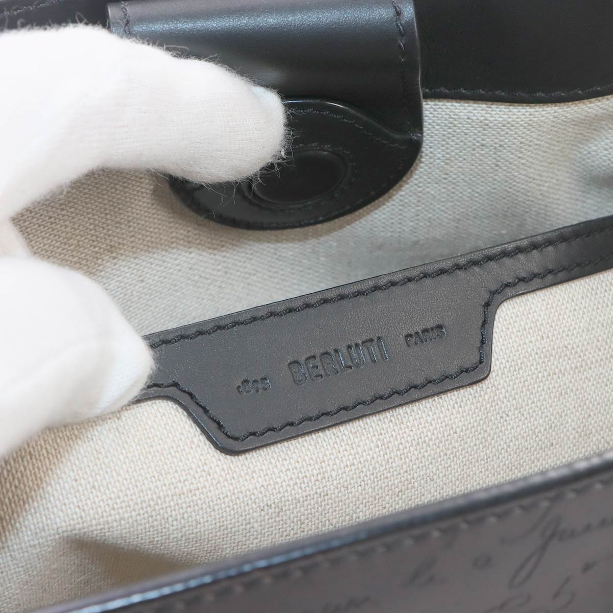 Calligraphy Toujours Gulliver Tote Shoulder Bag Venezia Leather