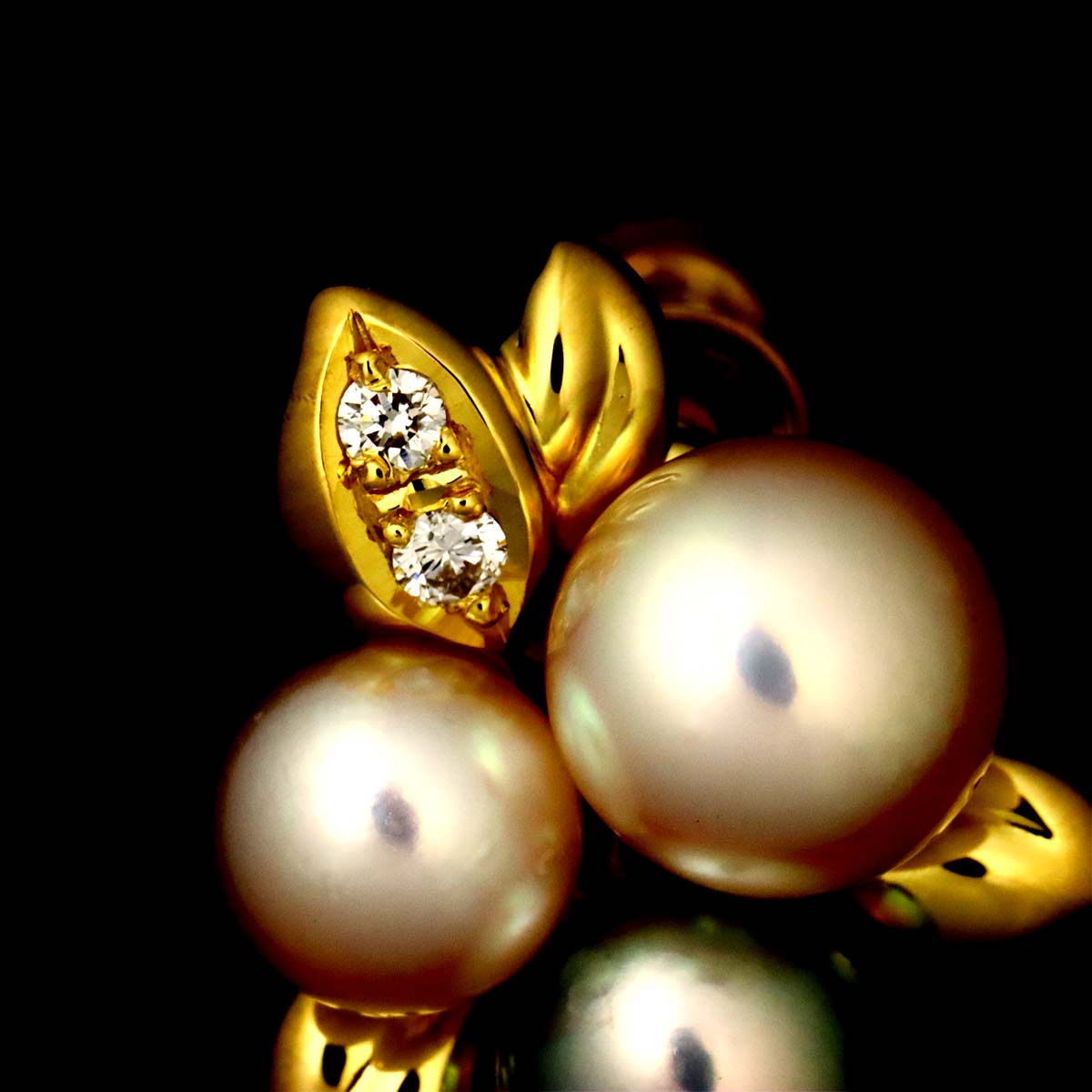Akoya Pearl 6.0-5.0mm Diamond 0.02ct/0.02ct Earrings 18K YG 750