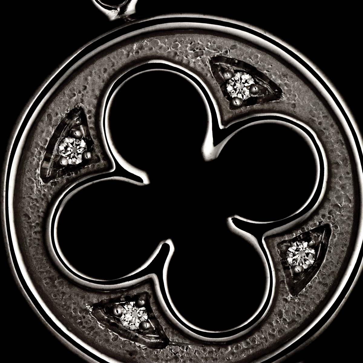 Clover Key Diamond Necklace 18K White Gold 750