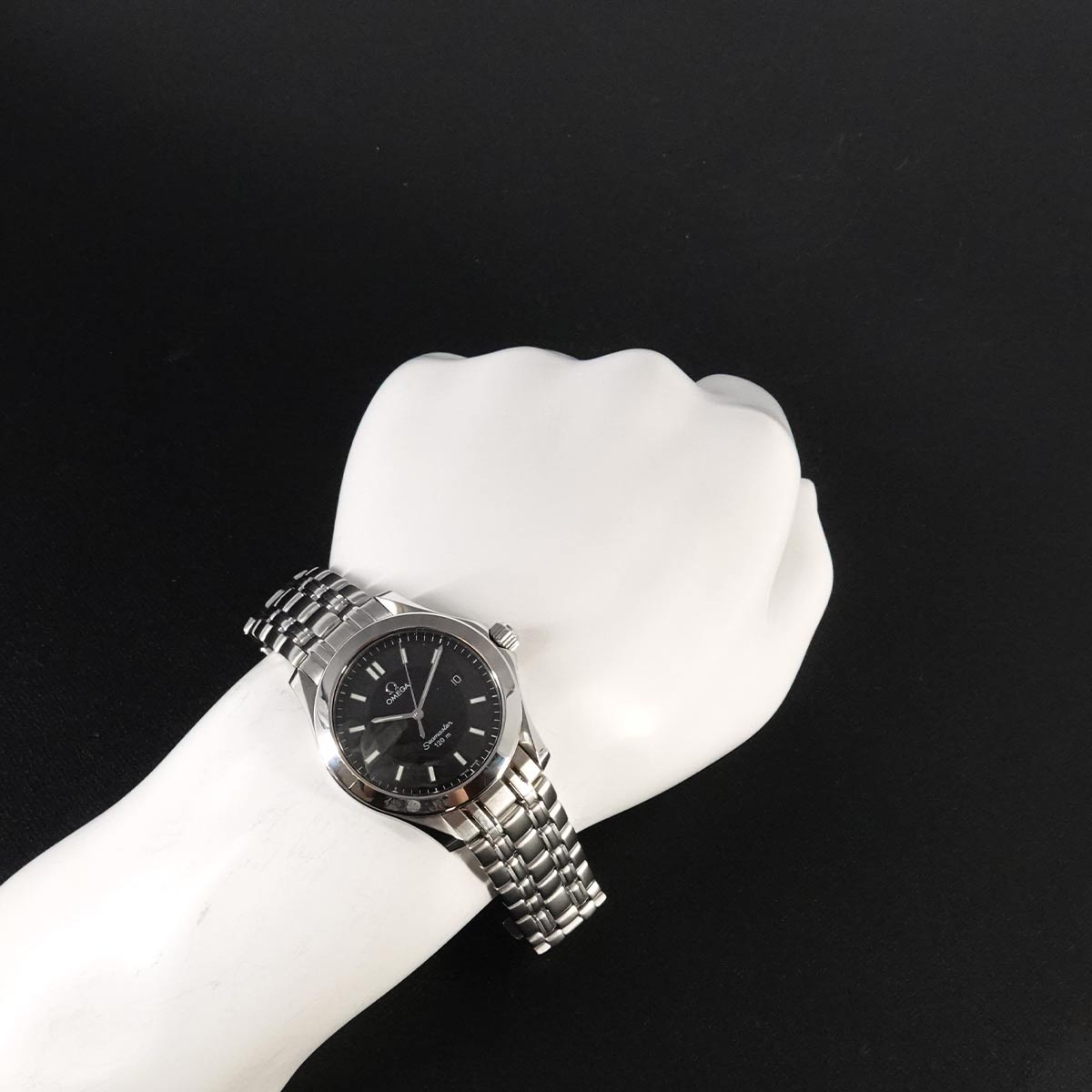 Seamaster 120 2511 52 Date Quartz Black Dial Mens Watch