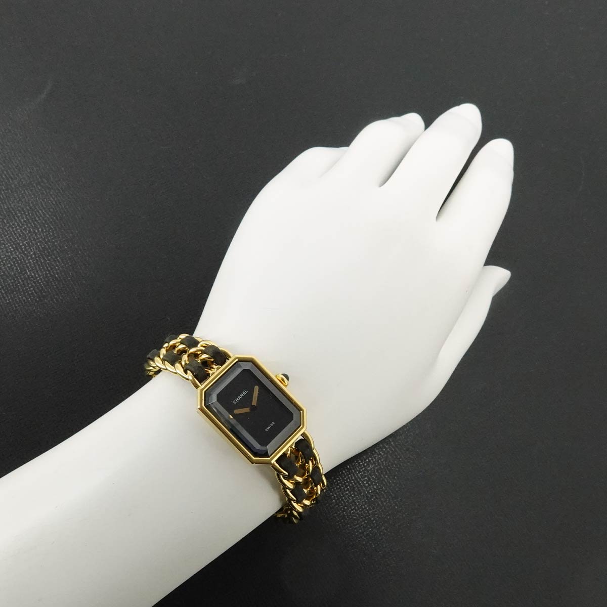 Premiere Size L H0001 Vintage Quartz Black Dial Ladies Watch