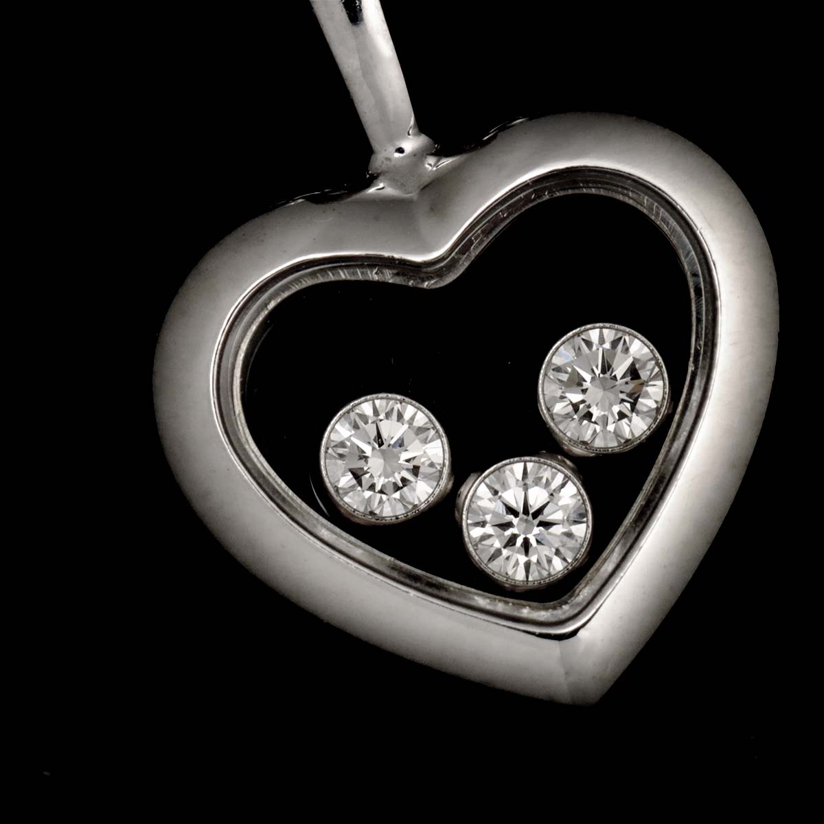 Happy Diamond Heart Necklace 18K White Gold 750