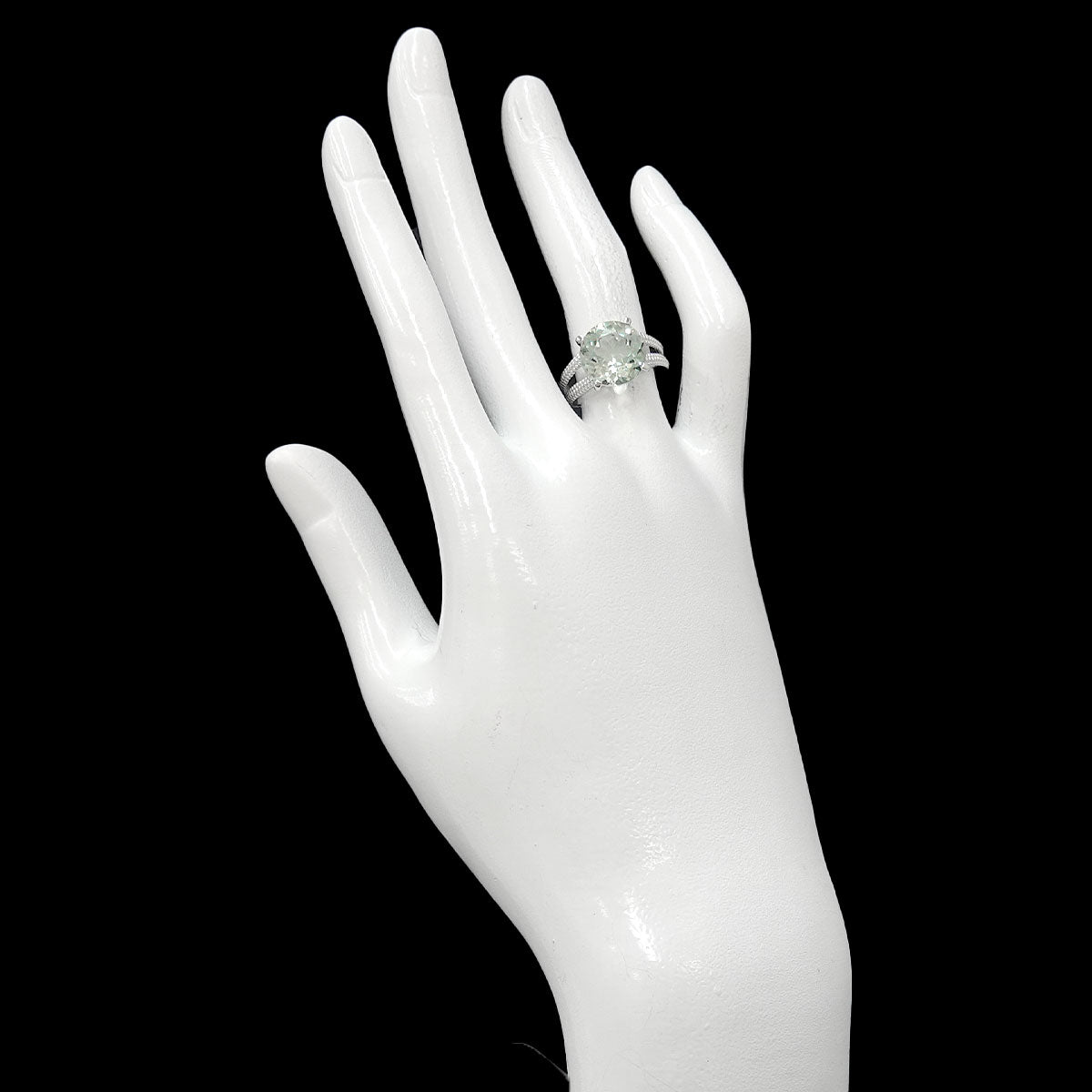 Quartz Ring 18K WG 750 size5.5-5.75(US)