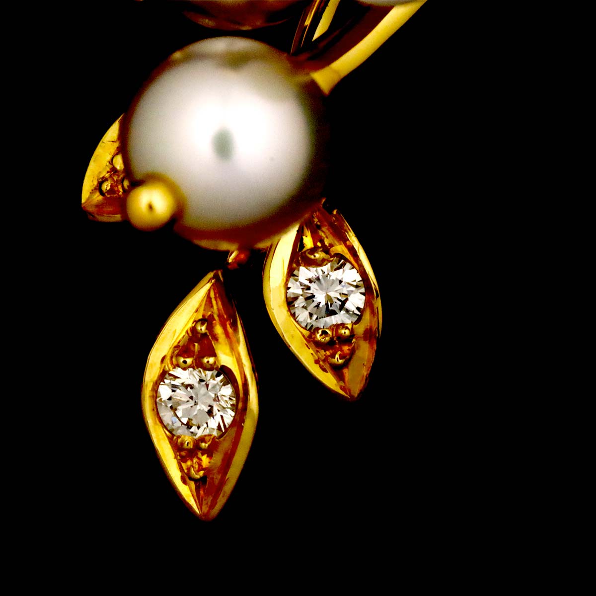 Akoya Pearl 5.3-3.3mm Diamond Pendant Top 18K YG 750