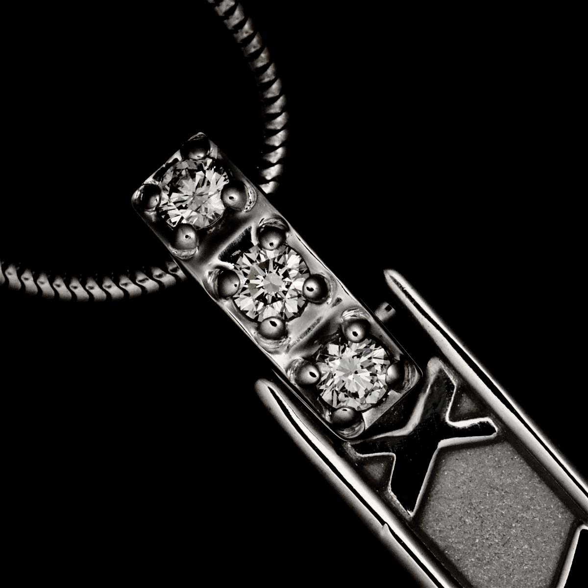 Atlas Diamond Necklace 18K White Gold 750