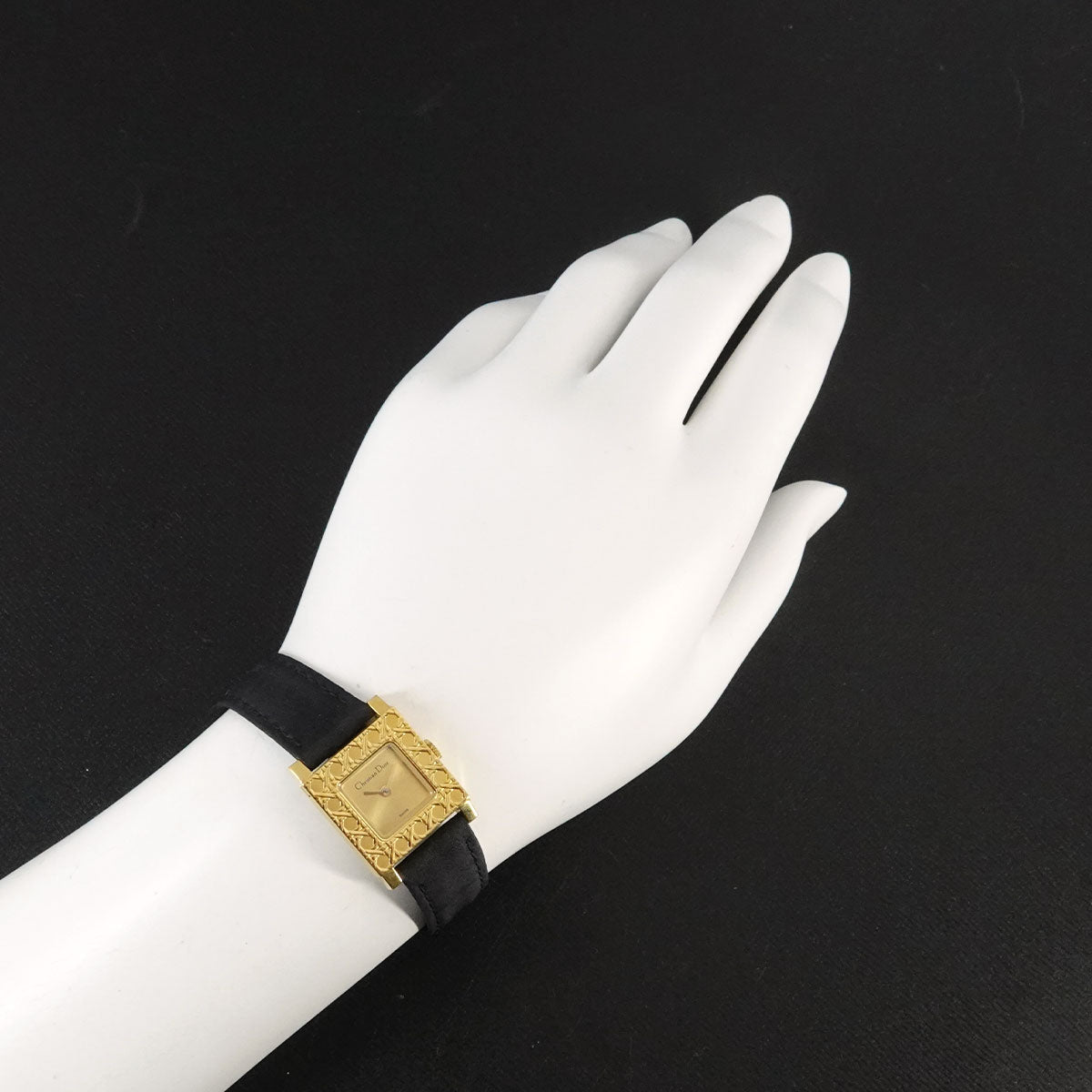 La Parisienne D60-159 Quartz Gold Dial Ladies Watch