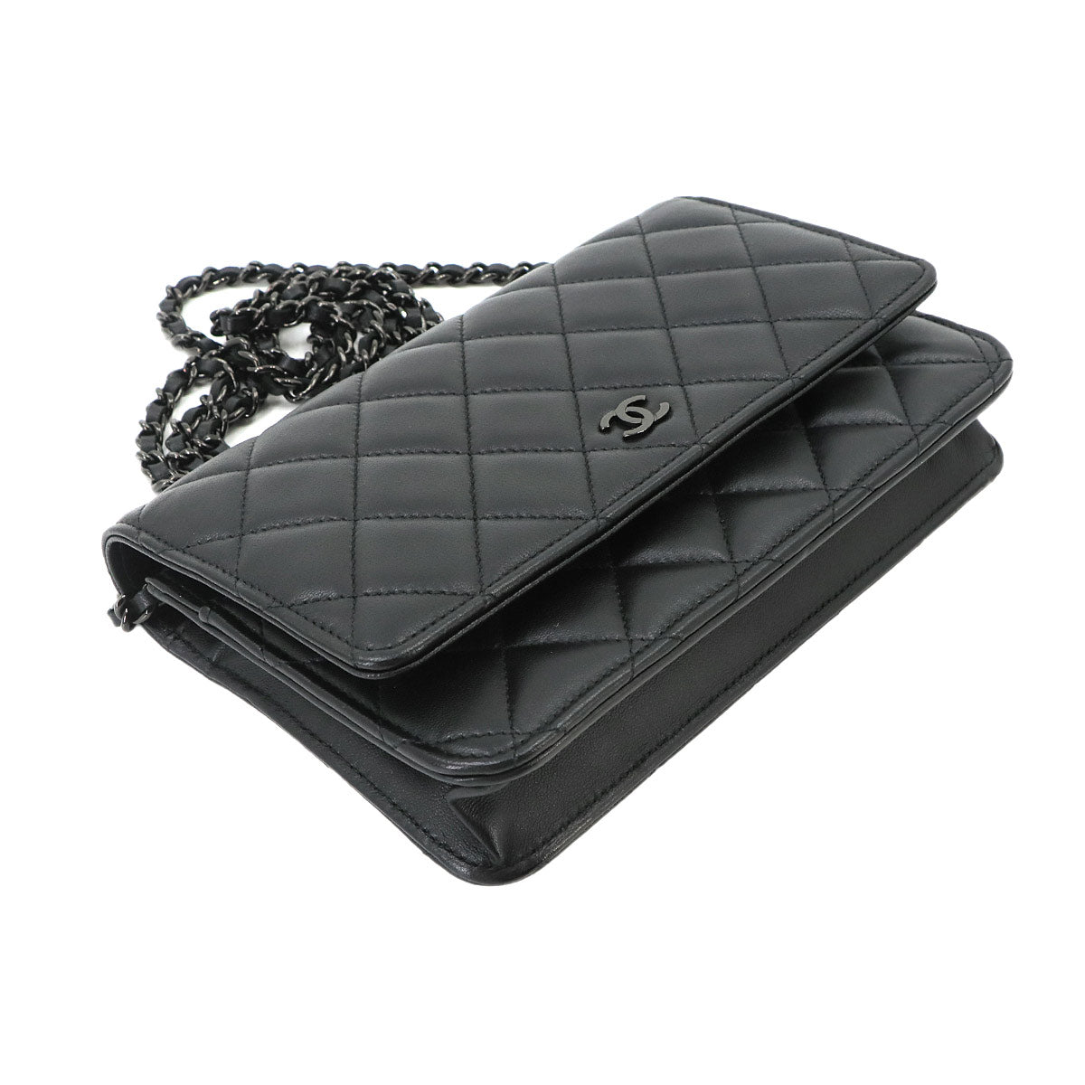 Matelasse Classic Chain Wallet Leather Black AP0250